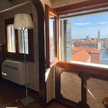 San Lorenzo Apartment *